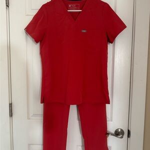 Figs Clay Women’s Scrub Set